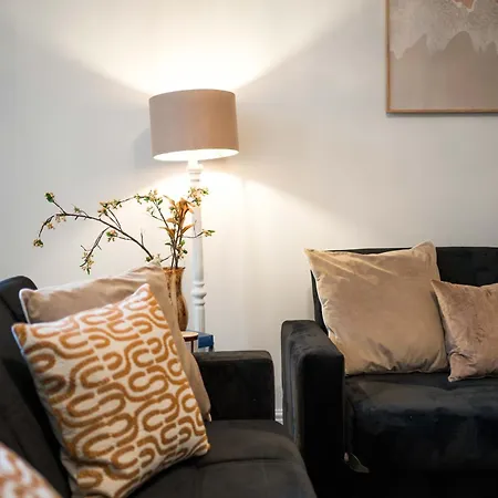 Gloucester Rd-southkensington-hydepark-harrods-g13 London