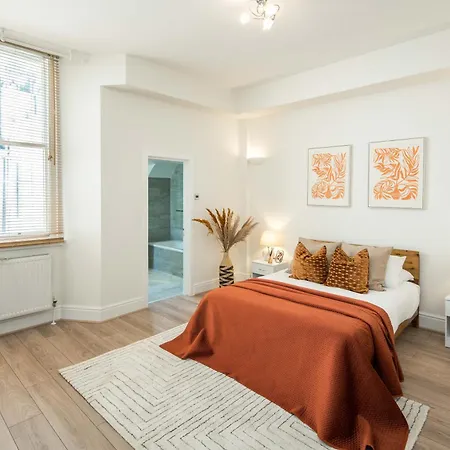Gloucester Rd-southkensington-hydepark-harrods-g13 * London