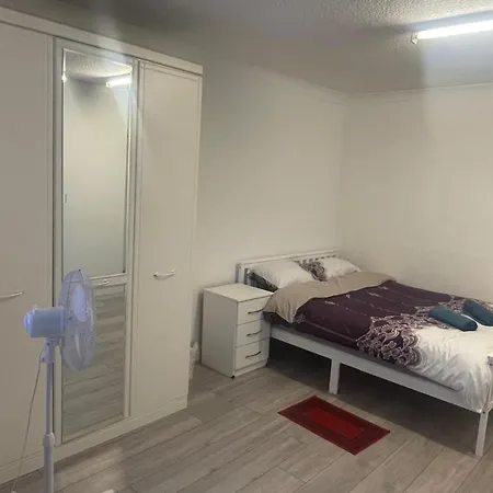 Guest house Baraka Edgware