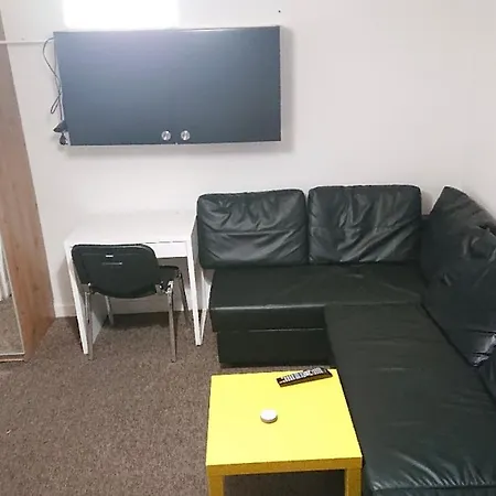 Homestay 2- In *