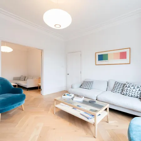 Skandi Chic Hideaway Near River And Transport Pass The Keys Holiday home