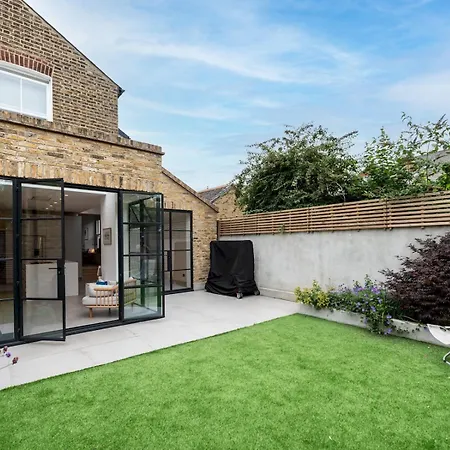 Skandi Chic Hideaway Near River And Transport Pass The Keys * Twickenham
