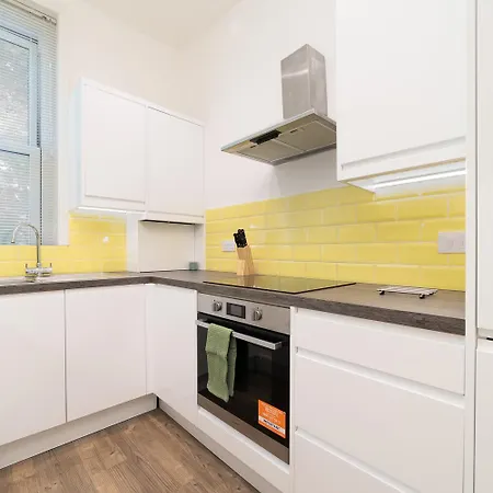 Cozy In The Heart Of Fulham, *