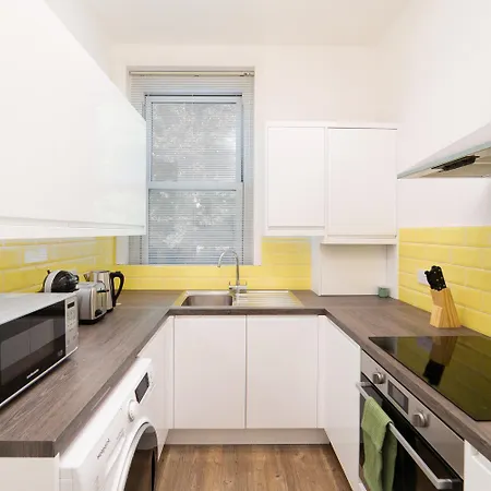 Apartment Cozy In The Heart Of Fulham, London