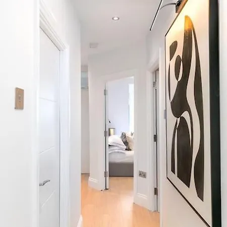 Newly Refurbished Cosy 2 Bed In Wembley Apartment London