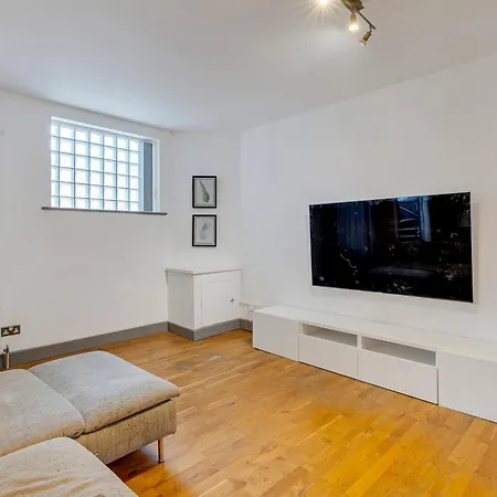 Chic Near Tower Bridge * London