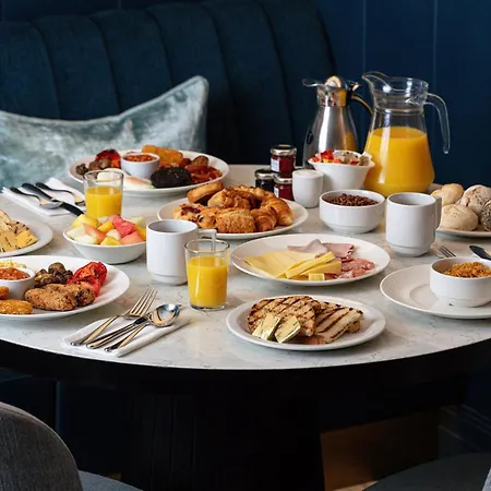 Strand Palace Hotel 4*