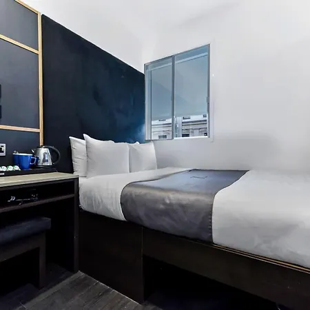 The Z Trafalgar Hotel