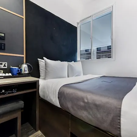 Hotel The Z Trafalgar 3*