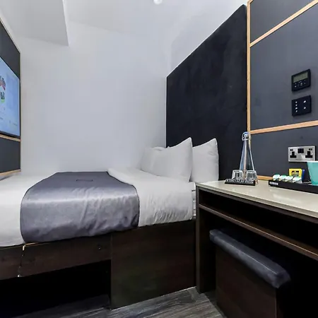 The Z Trafalgar Hotel