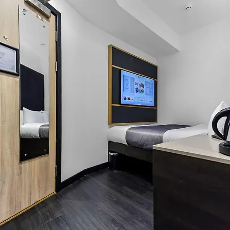 The Z Trafalgar Hotel 3*