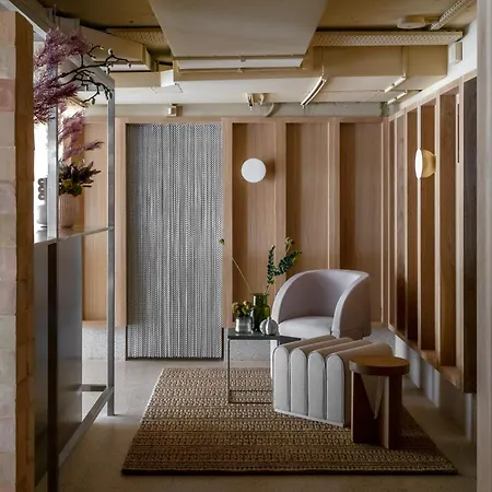 Hotel Locke At Broken Wharf London