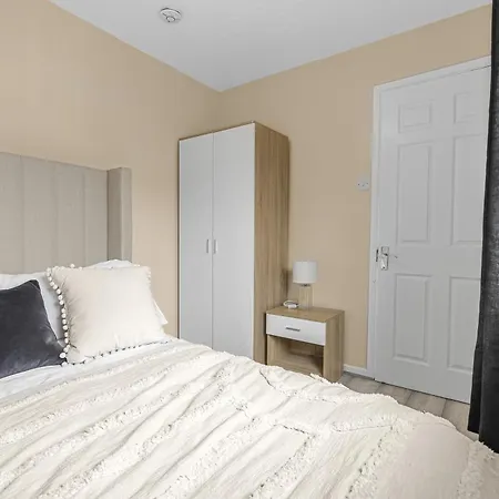 Serviced - For Families Or Corporate Apartment *