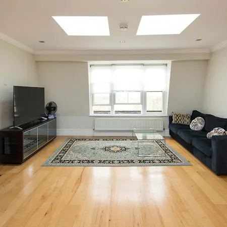 Kensington Skyline Penthouse * 런던