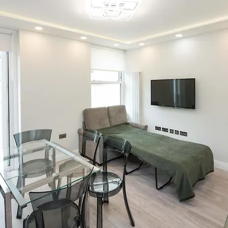 Roof Haven At Kensington Mews *