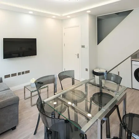 Apartment Roof Haven At Kensington Mews London