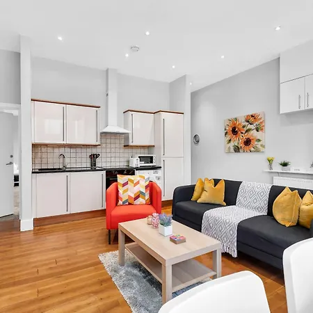 Apartment Stylish & Modern St Johns Hill London