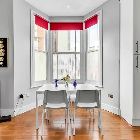 Apartment Stylish & Modern St Johns Hill *