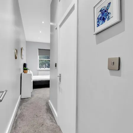 Apartment Stylish & Modern St Johns Hill
