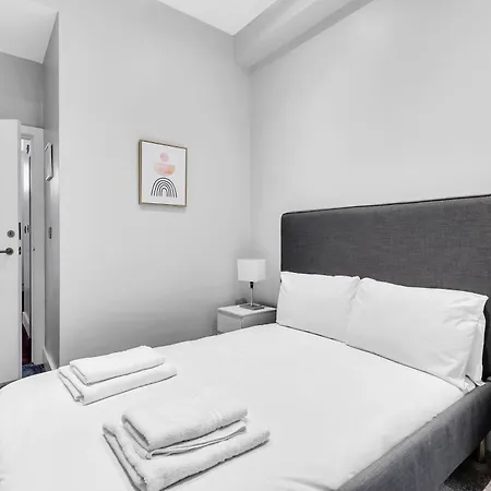 Apartment Stylish & Modern St Johns Hill *