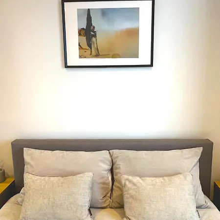 The Comfort You Need In Is 16 Minutes Away From Central Apartment *
