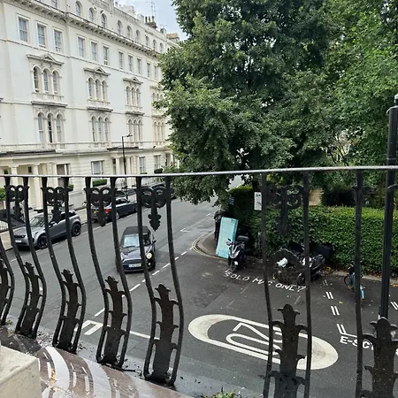 Central, Compact And Fashion Flat For 4 People With Breakfast In Kensington Zone 1 London