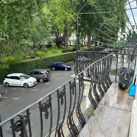 Central, Compact And Fashion Flat For 4 People With Breakfast In Kensington Zone 1 Apartment