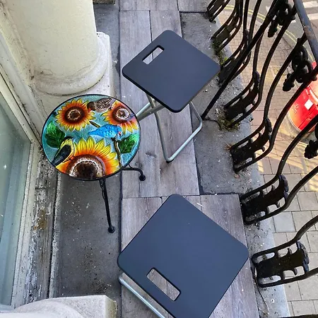 Central, Compact And Fashion Flat For 4 People With Breakfast In Kensington Zone 1 * Londra