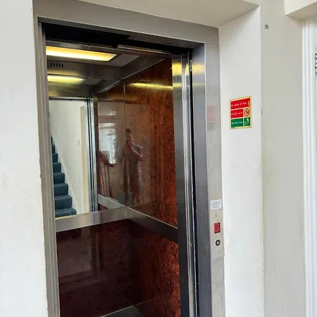 Apartment Central, Compact And Fashion Flat For 4 People With Breakfast In Kensington Zone 1 London
