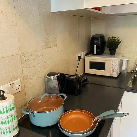 Apartment Central, Compact And Fashion Flat For 4 People With Breakfast In Kensington Zone 1 London