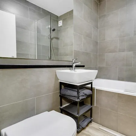 Amazing 3br Near Brick Lane Apartment London