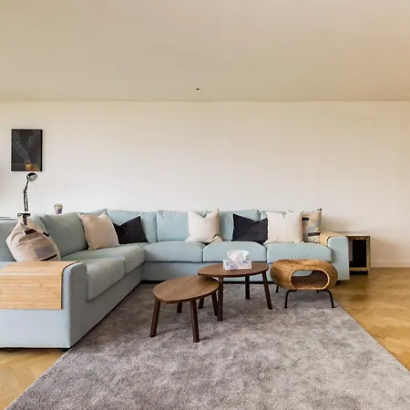 Spacious, Modern 3-bed London