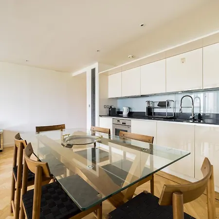 Apartment Spacious, Modern 3-bed