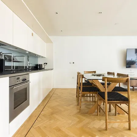 Spacious, Modern 3-bed