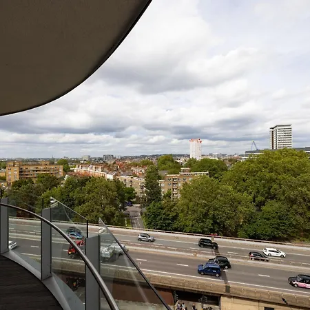 Apartment Spacious, Modern 3-bed *