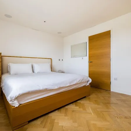 Spacious, Modern 3-bed