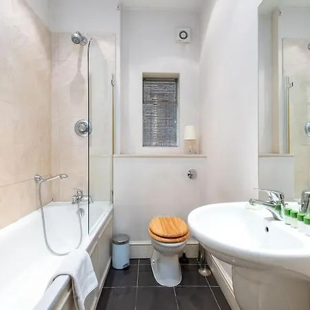 Apartment 48 Redcliffe Gardens By Capital