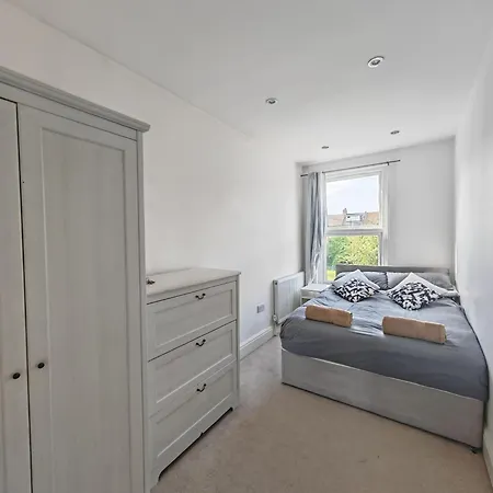 Spacious 3 Bedroom In *
