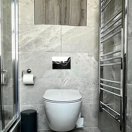 Guest house Amazing Single For A Single Travel Near Nothing Hill London