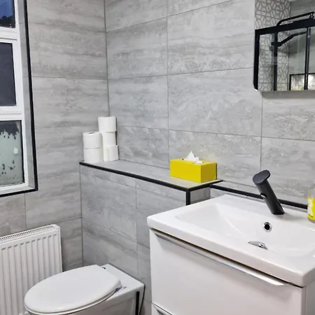 Stratford 4 Bed Apartament Londyn
