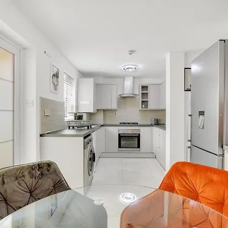 Enquies Stadium Apartment