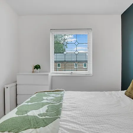 Enquies Stadium Apartment London