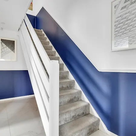Stadium Apartment *