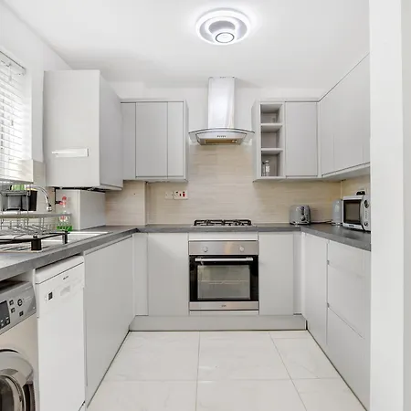 Stadium Apartment *