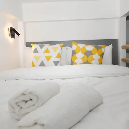 Apartment New Luxury In Next To Shops, Cafes, Bars & Metro London