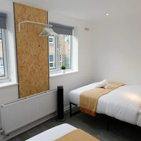 New Luxury In Next To Shops, Cafes, Bars & Metro * Londra