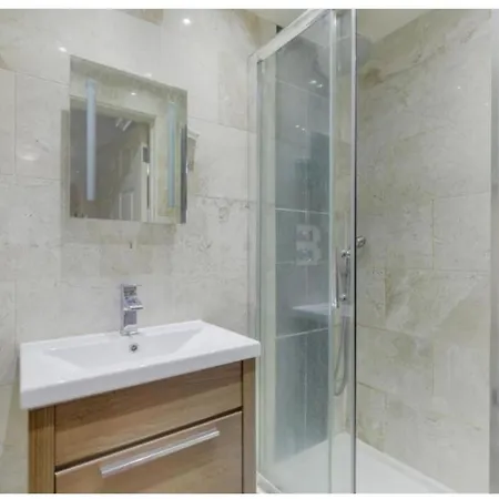 Milton House Homestay London