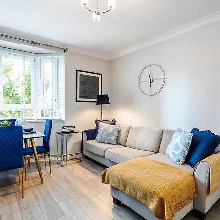 Kensington Balcony For 6 London