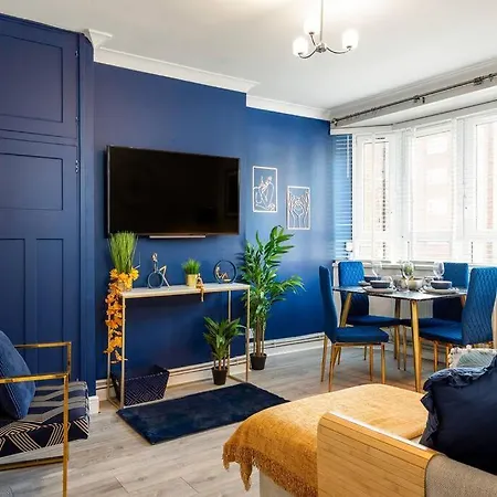 Kensington Balcony For 6 *