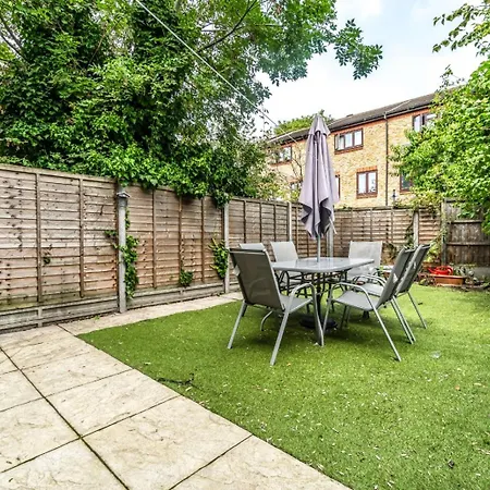 In Maryland Apartment London